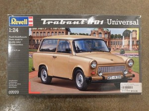 2014 Revell Germany 1:24 Kit 07070 TRABANT 601 UNIVERSAL Sealed NEW in Box