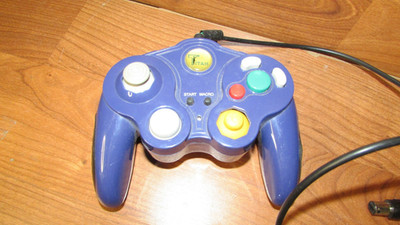 Vintage Nintendo GameCube Titan Controller off-brand Generic
