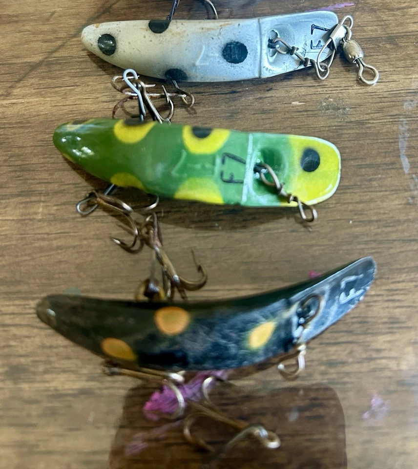 Lote de 22 señuelos de pesca vintage. Flat Fish Russelure JC Higgins Craftsman Foto 3 de 4