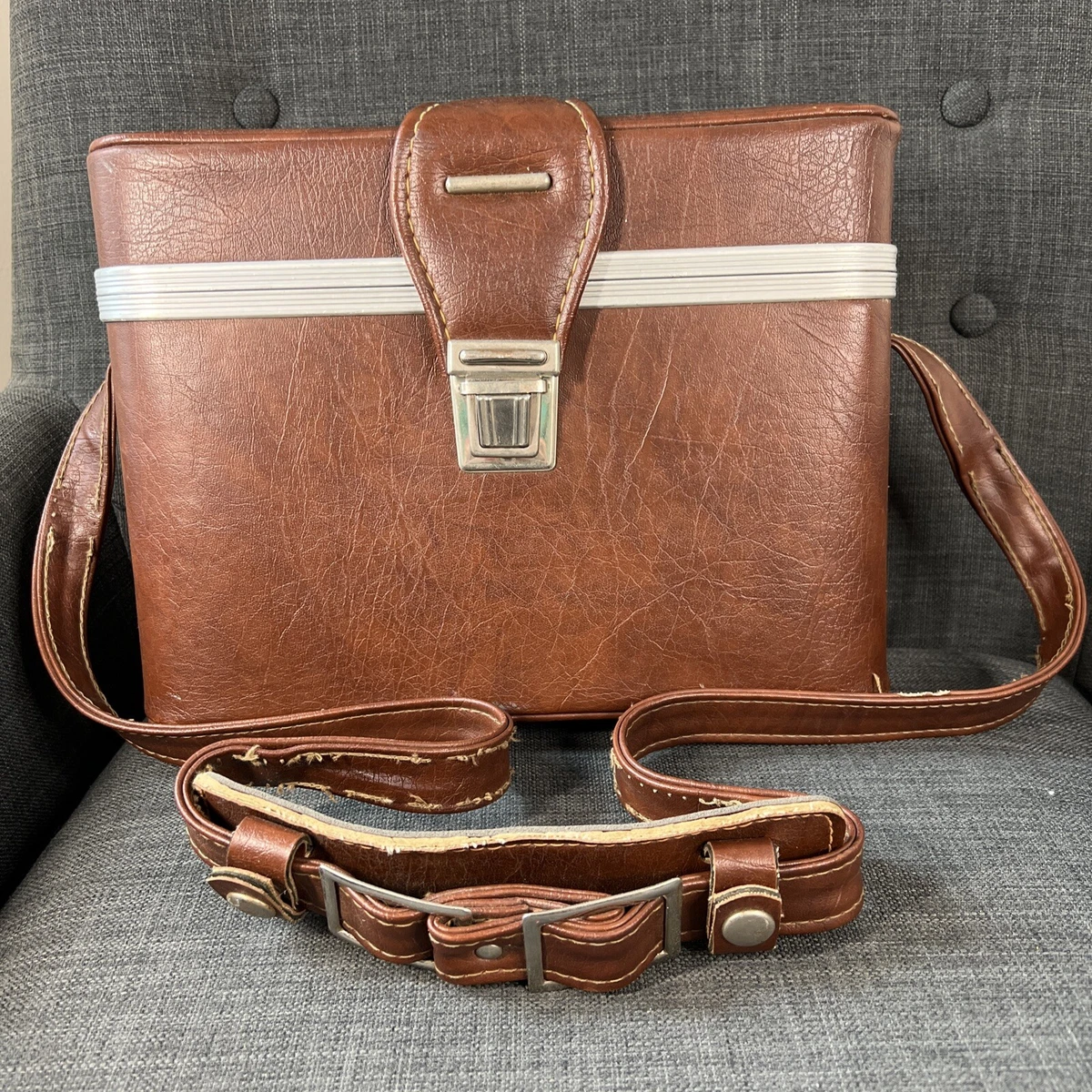 Iconic metal logo camera bag new arrivals