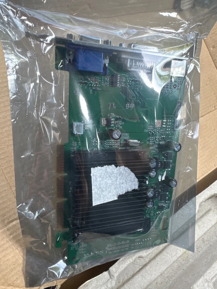 MSI NX6200AX 256MB DDR2 AGP8X RARE !!! - Image 2 of 4