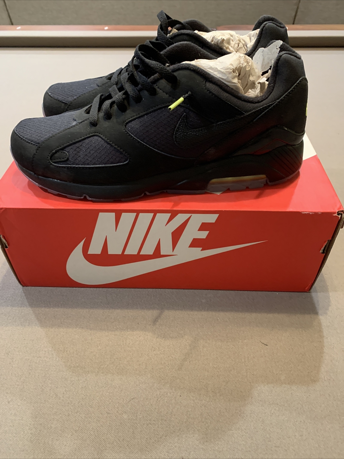 air max 180 black volt