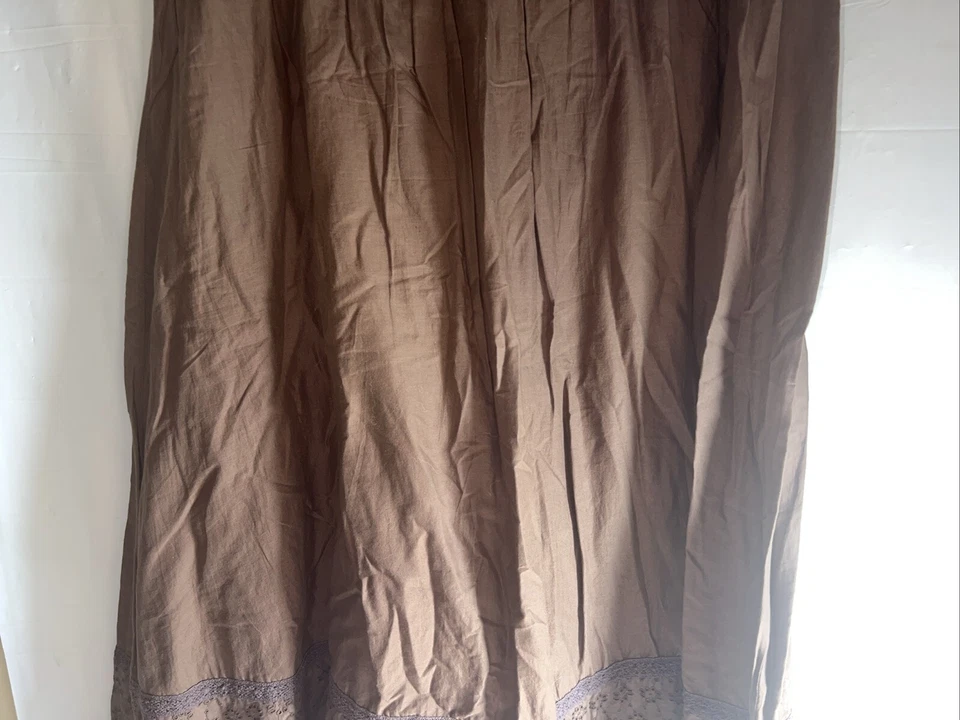 A.n.a. A new Approach Woman’s Brown Floral Trim Size 10 — 第 3/4 张图片