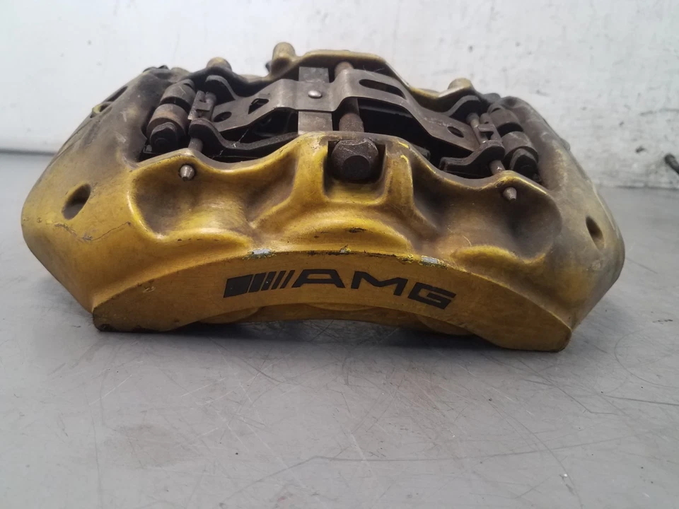 Pinzas de freno delanteras Mercedes Benz AMG E 63 2010 Brembo #1562 VV1 Foto 4 de 4