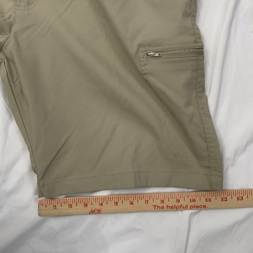 Wrangler Performance Zip Cargo Shorts Men's Size 40 Tan 10” inseam UPF 50 New - Picture 17 of 18