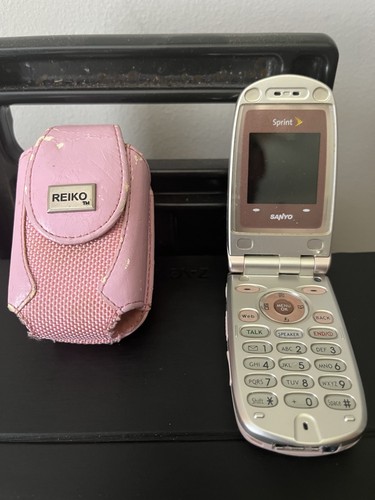 Vintage Pink Sprint Sanyo VI-2300 Flip Phone Cell Phone w/ Battery/Ear Bud LB