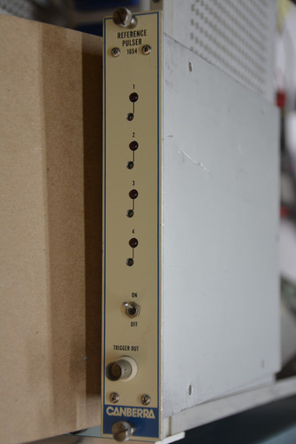 CANBERRA MODEL CSERF 1654 REFRENCE PULSER NIM BIN MODULE, EXC. COND., TESTED