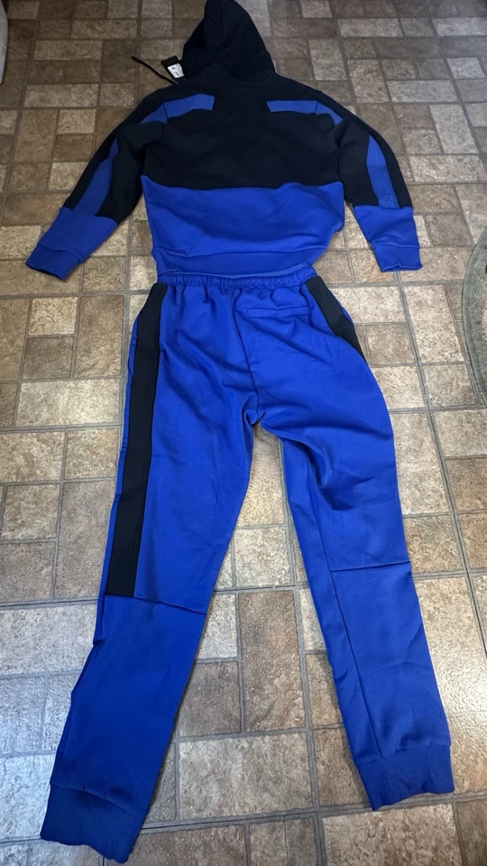 Nuevo con etiquetas Conjunto de chándal Hugo Boss azul para hombre con cinta con capucha chaqueta mediana + pantalones pequeños Foto 2 de 4
