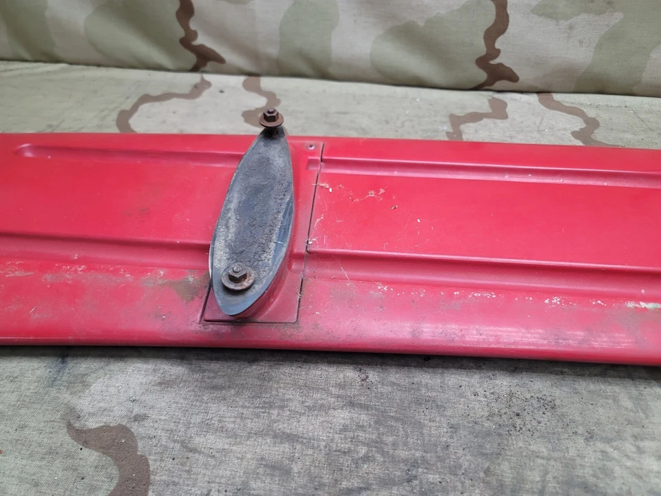 1984-1988 Pontiac Fiero Wing Spoiler Gaskets Hardware OEM Red - Image 4 of 4