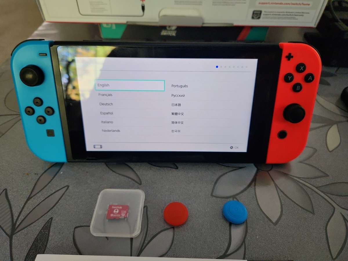 Nintendo Switch 32GB CIB Bundle Case 128 GB Memory Card FREE