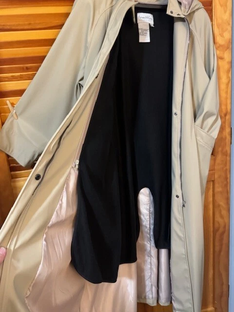 Abrigo de lluvia Pamela McCoy largo completo forrado y con capucha nuevo con etiquetas, ¡EXCELENTE ESTADO! Foto 4 de 4