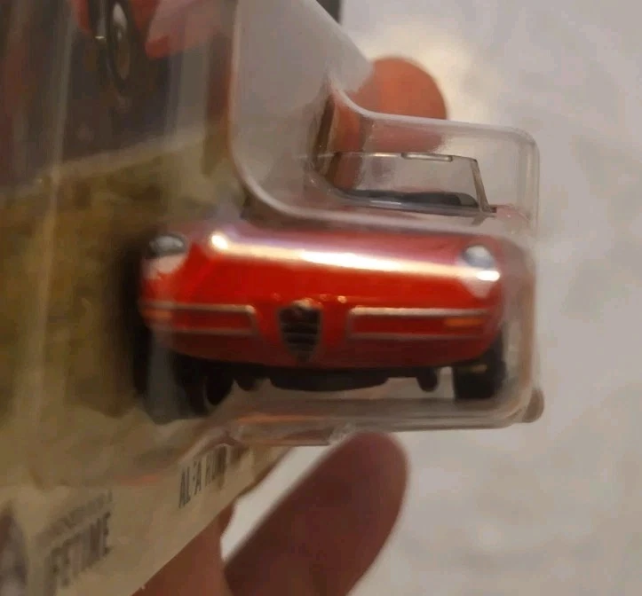 Matchbox 2025 Alfa Romeo Duetto 1:64 - Immagine 2 di 4