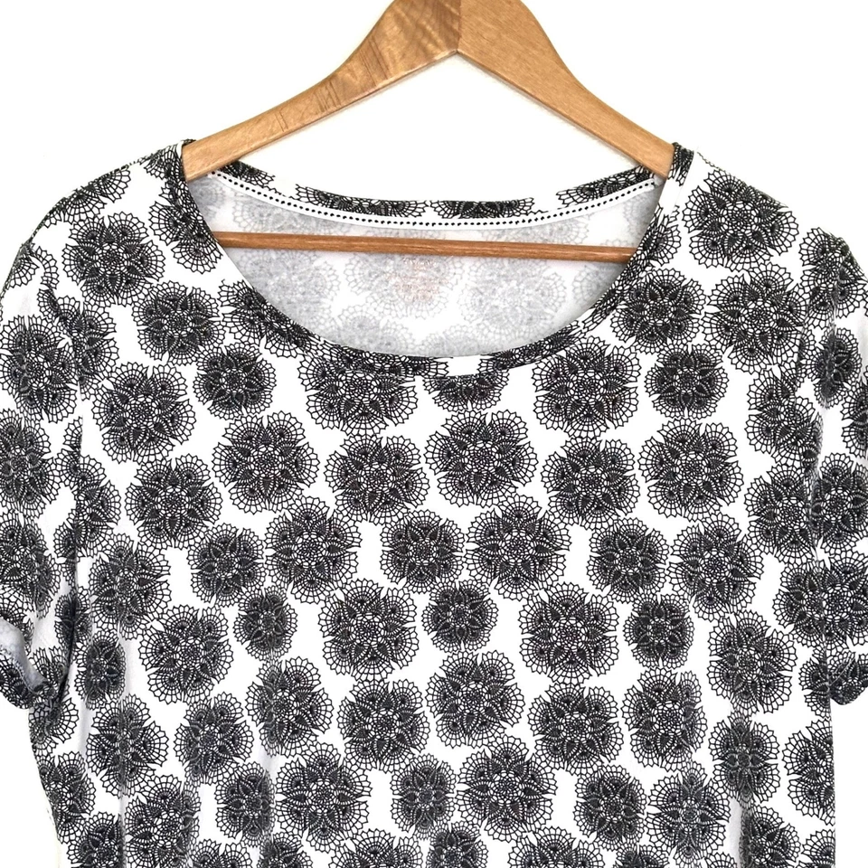 Camisa feminina branca veado XXL geométrica algodão manga curta gola redonda - Imagem 3 de 4