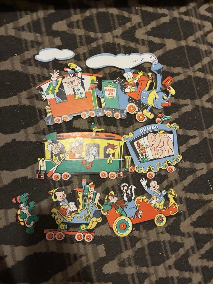 DollyToy Pin-Up Disneyland Casey Jr #304 Decoración de Pared Guardería USADO Foto 3 de 4