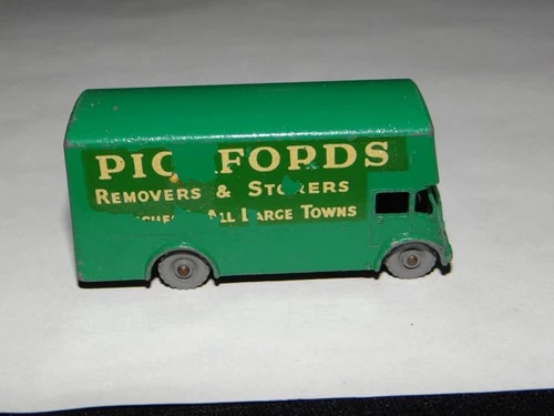 VINTAGE LESNEY MATCHBOX GREEN PICKFORD REMOVAL VAN #46 WITH GRAY WHEELS