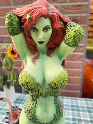 Sideshow PF Poison Ivy 1/4 Scale Statue   Komplett mit Box   Sehr guter Zustand