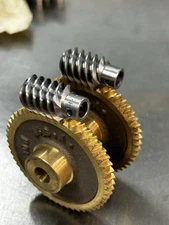 QTY 1 BOSTON GEAR BRONZE-STEEL 24 PITCH WORM GEAR SET 4 LEAD 1/4” & 5/16” BORES