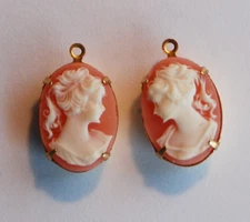 VINTAGE PLASTIC CAMEO OVAL PENDANTS • 18x13mm •Blue, Salmon, grey • LEFT & RIGHT
