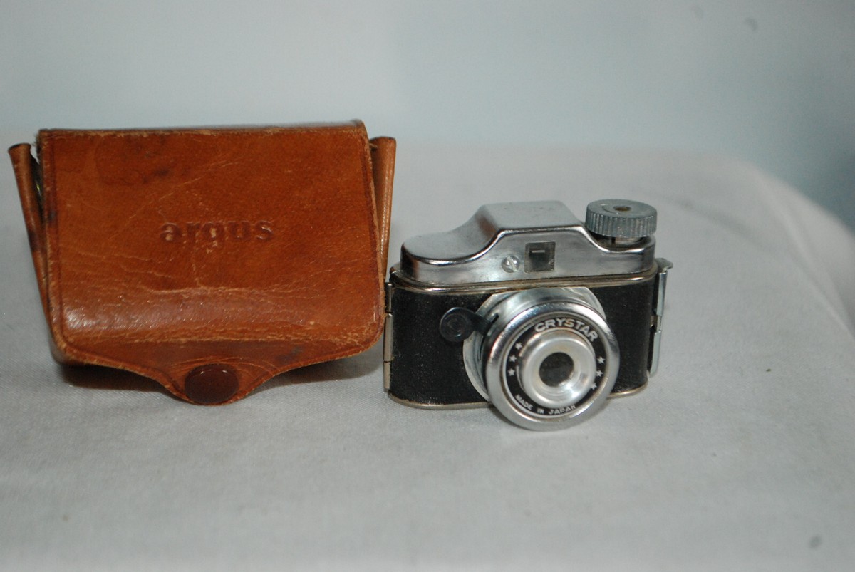 CRYSTAR CAMERA 日本製　アンティーク Vintage Crystar Mini Spy Camera Made in Japan w/Yellow