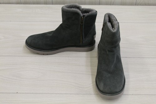 abree mini boot ugg