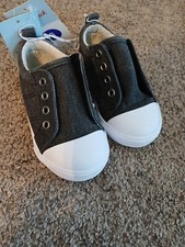 Zapatillas sin cordones Dwayne gris carbón medianas para niños pequeños talla 6 de Cat & Jack