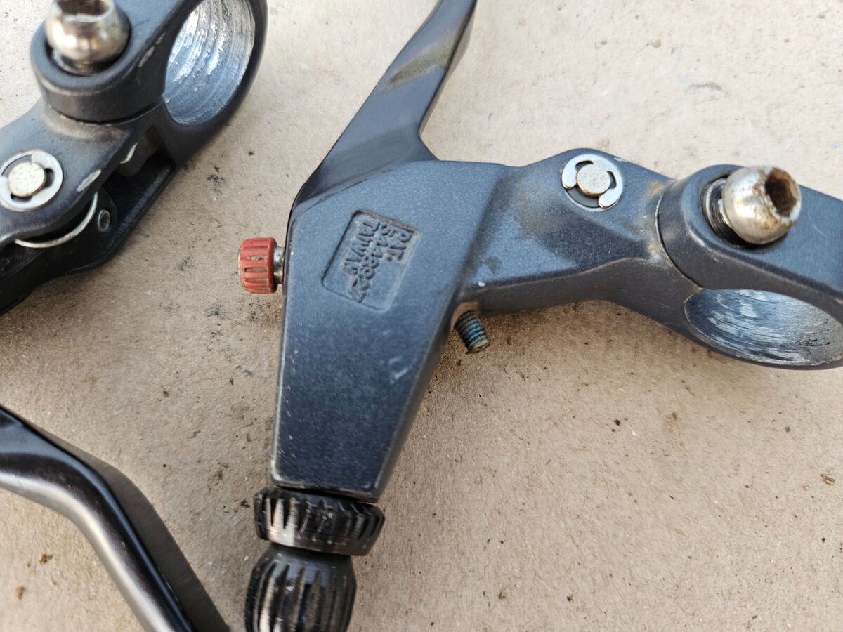 Vintage 90s Avid Speed Dial 1.9L Mountain Bike Brake Levers Vintage 90s Avid Speed Dial 1.9L Mountain Bike Brake Levers