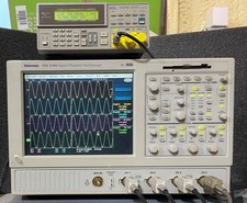 TEKTRONIX TDS5104 DPO Oscilloscope 4CH 1GHz 5GS/s 2M 2A SM J2 USB PW3 JA3 JE3