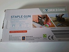 Pistolet à agrafes avec poignée chromée + 1000 agrafes assorties dans sa boîte d'origine.