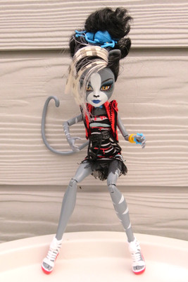 MATTEL 2011 MONSTER HIGH WERECAT TWIN MEOWLODY KATZE ZOMBIE SHAKE PUPPE FIGUR SELTEN