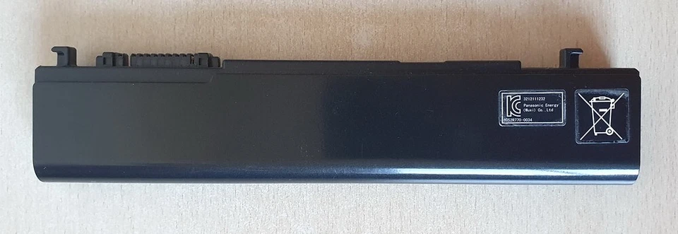 Original OEM Toshiba Akku PA3832U-1BRS; 5800mAh; 10,8V