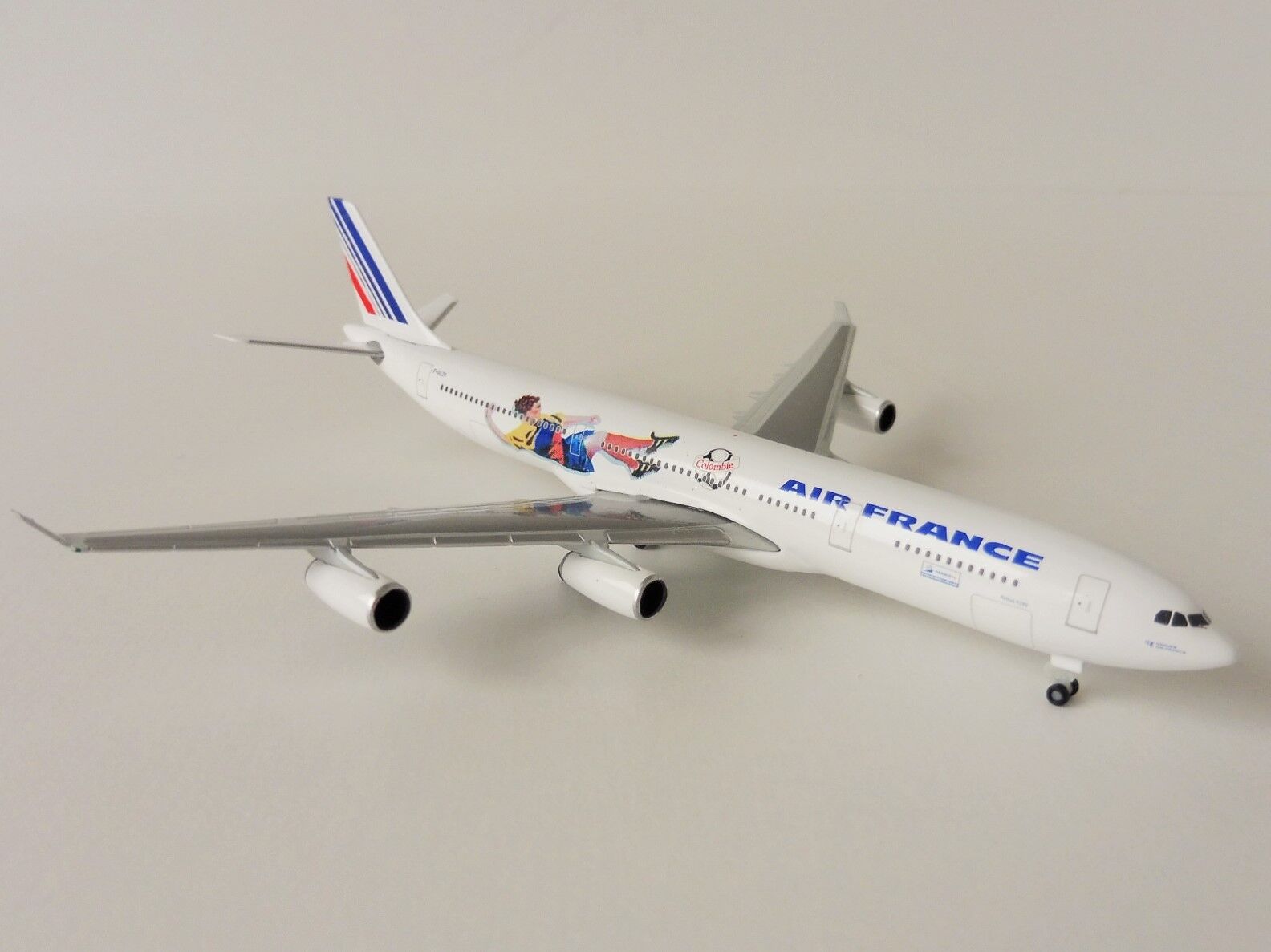 AIR FRANCE FOOTBALL 1998 Airbus A340-300 1/500 Herpa 531412 A340 A 340