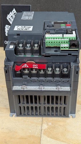 Toshiba transistor inverter 3 phase 10HP 380V/500V 7.5kW VFS15-4075PL-W - Picture 9 of 9