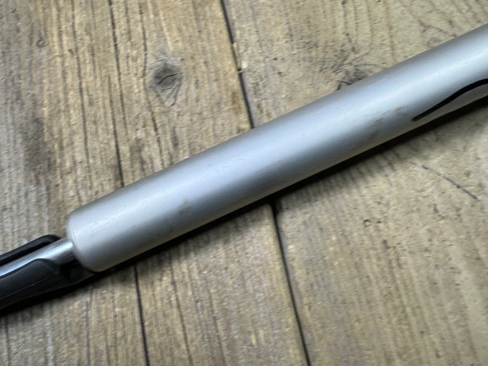 Combo de bomba poste de assento Odyssey Aerator 25,6 mm NOVO botão quebrado - Imagem 4 de 4