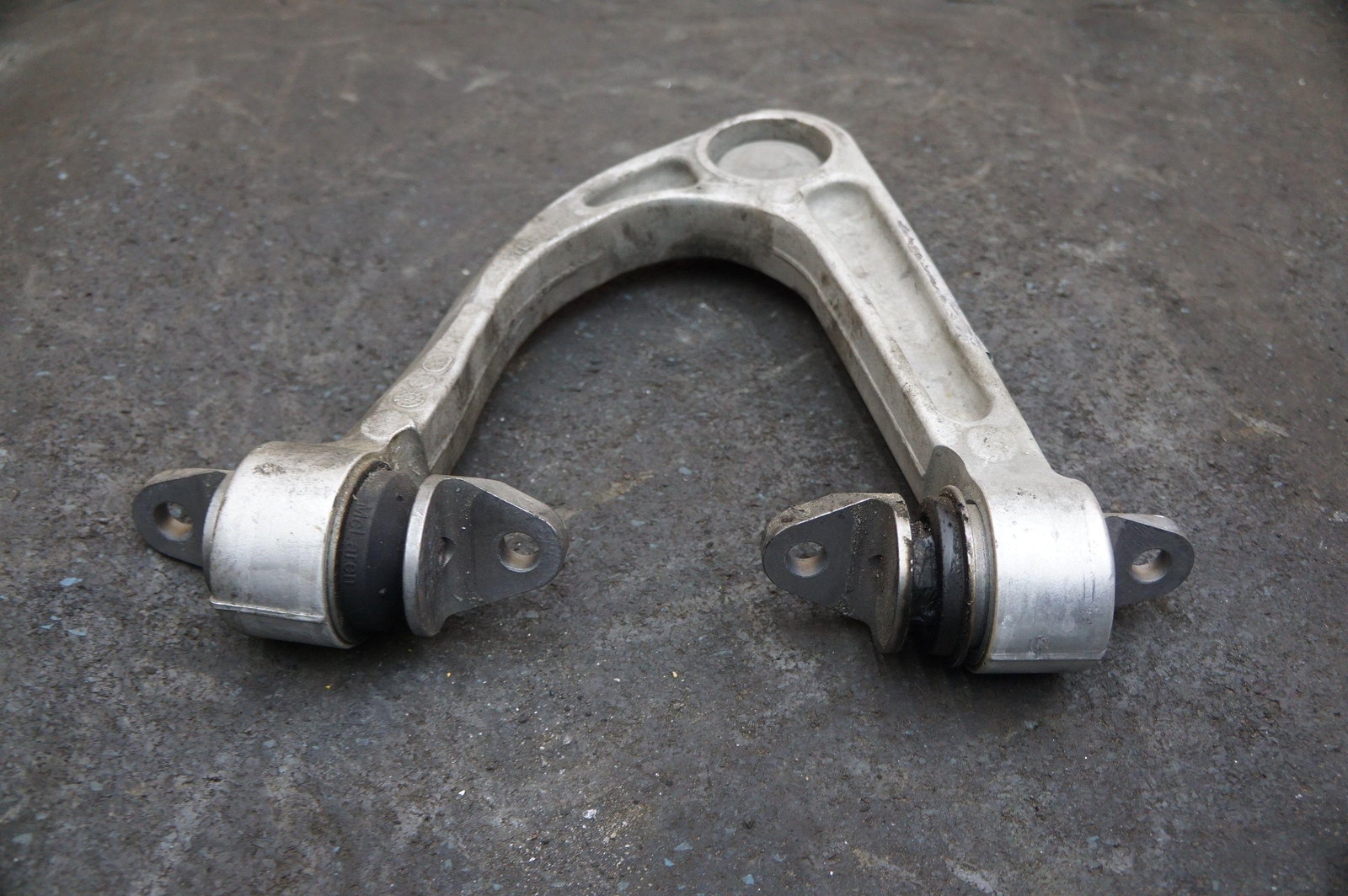 Front Right Upper Control Arm Wishbone 11b0044cp Mclaren 570s Mp4-12c *NOTE*