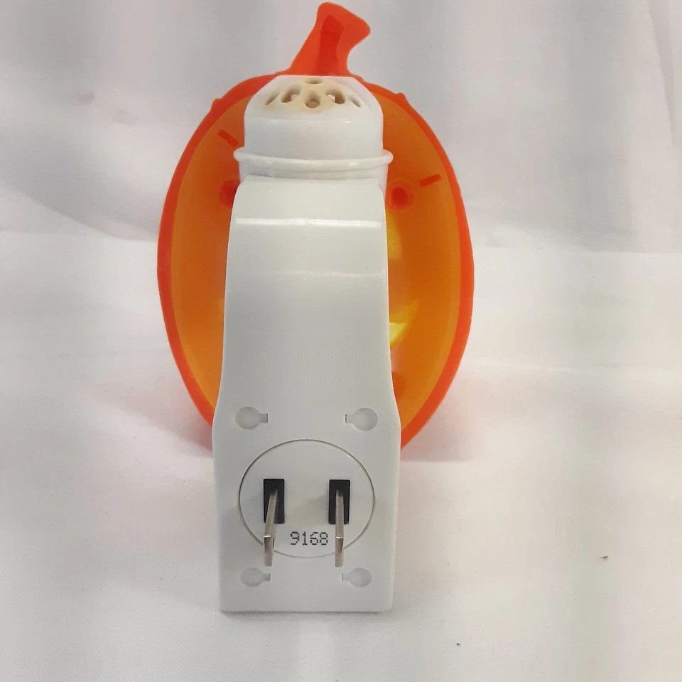 Slatkin & Co. Light-Up Wallflower Plug Pumpkin Jack-o-Lantern Fragrance Diffuser - Image 4 of 4