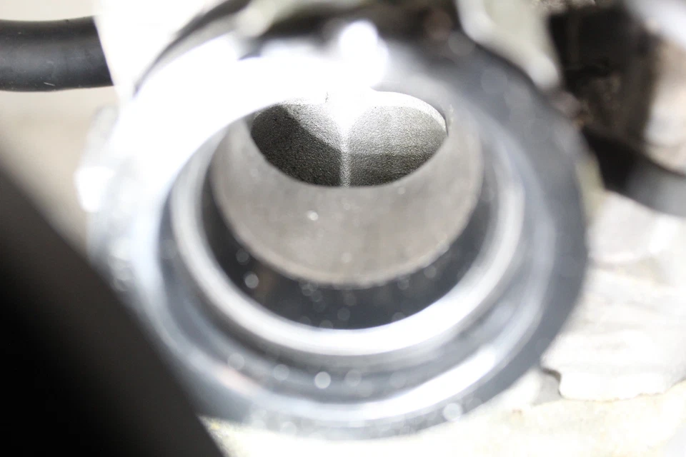 2006 YAMAHA MAJESTY 400 YP400 OEM ENGINE MOTOR - Image 4 of 4