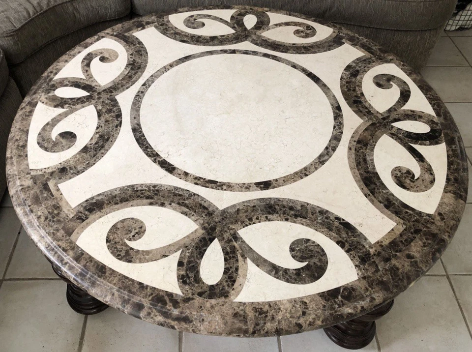 Mesa de centro redonda Thomasville Furniture Hills of Tuscany Trebbiano con tapa de mármol Foto 2 de 3