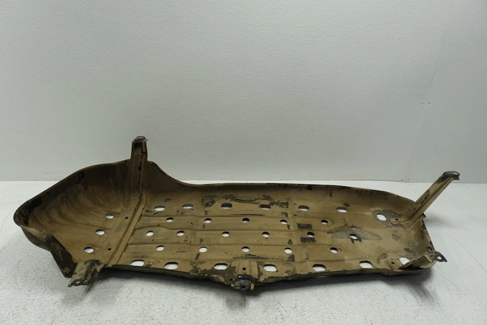 Placa de deslizamiento del tanque de combustible Toyota Sequoia 2001-2006 OEM debajo del protector de barra W5990 Foto 2 de 4