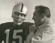 Al Davis An Tom Flores Speaking 5x7 Picture Celebrity Print