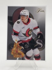 Tim Stutzle 2025-26 Upper Deck Flair Hot Hues Card #20 Ottawa Senators