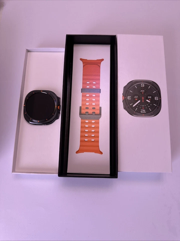 Samsung Galaxy Watch Ultra Titanium Grey  47mm LTE (UK Version) - Image 2 of 3