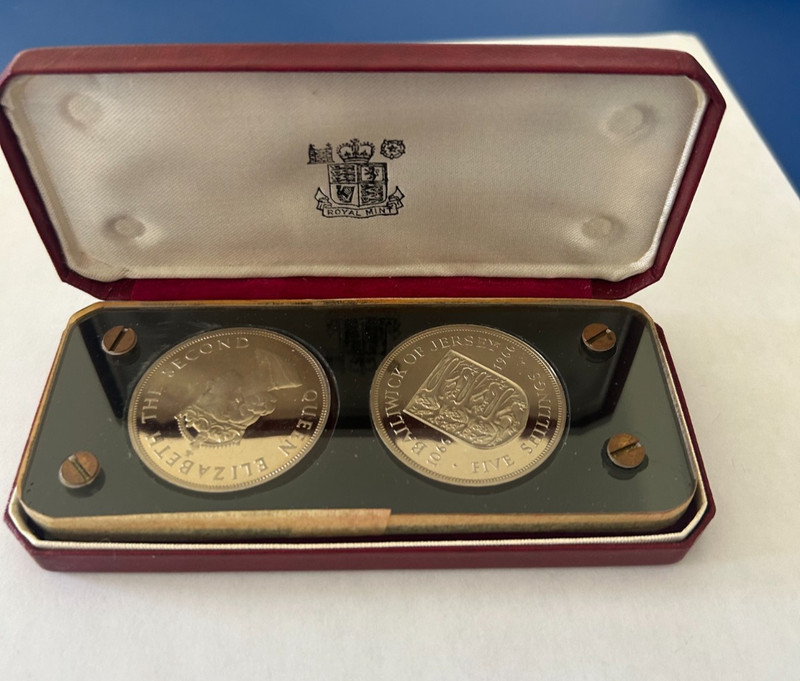 Royal Mint 1966 Bailiwick of Jersey 2 Shilling Proof Crown Set. Cased. iL15
