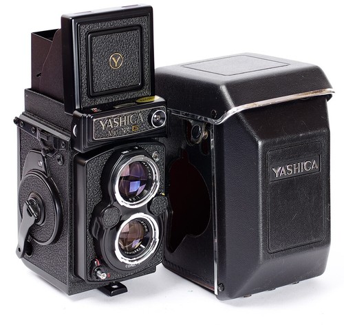 Yashica Mat 124 80mm F:3.5 6x6 TLR + complément télé