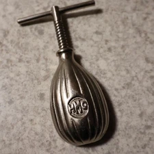 Vintage HMO Cast Metal Hand Crank Vice Style Hand Turn Screw Nut Cracker