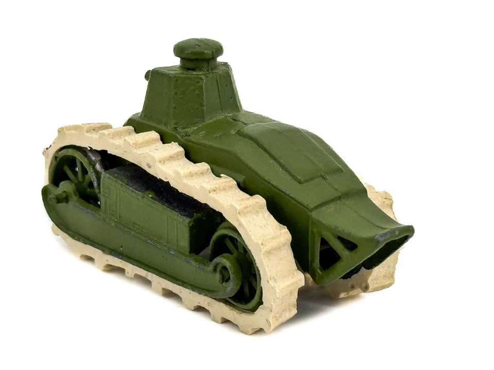 De colección Difícil de Encontrar Tootsietoy #4647 Renault Ejército Tanque con Pistas Hombre Verde Cueva Dimestore Foto 4 de 4