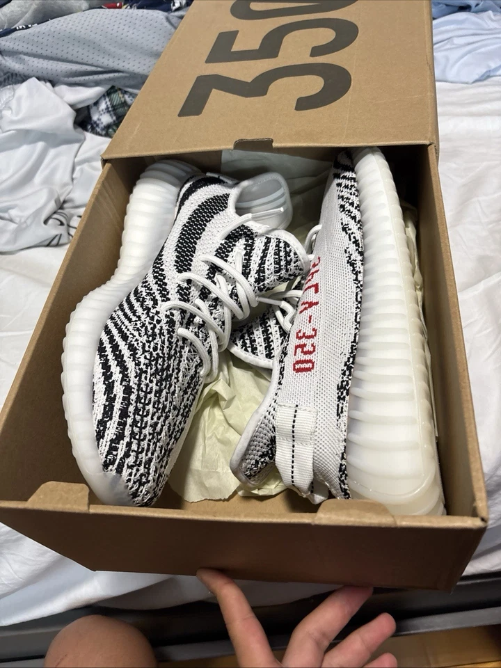 Yeezy 350 Zebra Foto 4 de 4