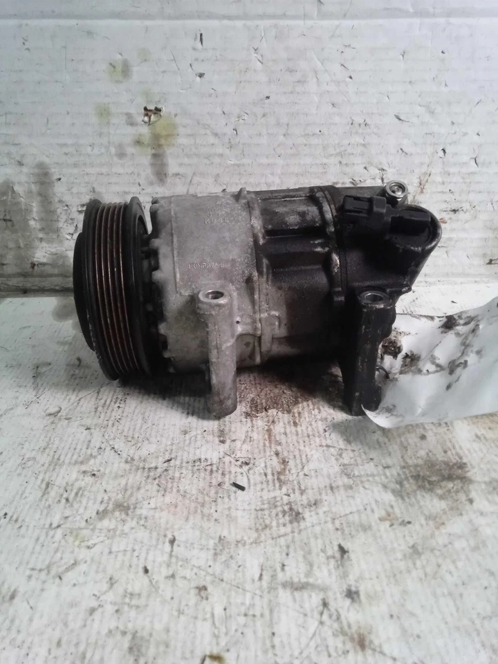 2017 Chrysler 300 A/C Compressor OEM 68160395AC 96K Miles Silver Foto 2 de 4