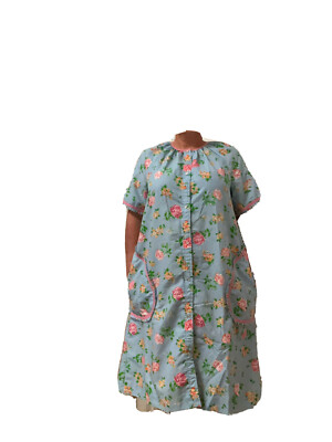 VTG House Coat cottage-core Blue floral Roses Medium Granny Core Models coat
