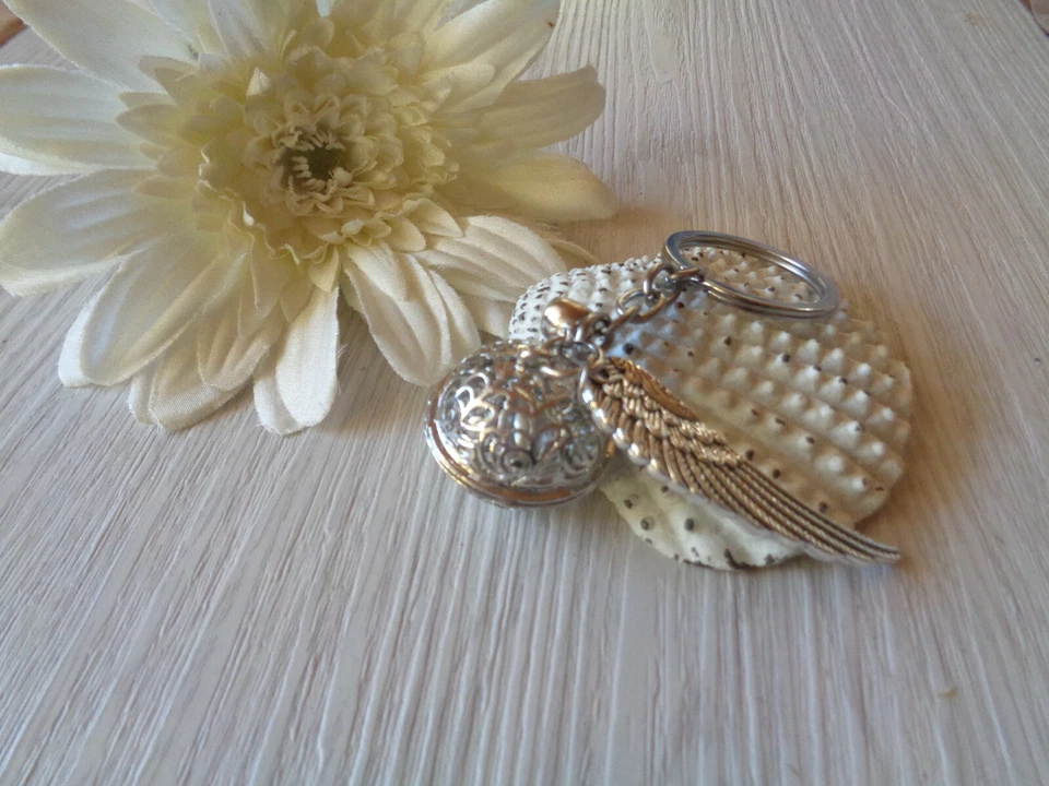 Taschen-oder Schlüsselanhänger "Glocke+Engelsflügel " silber 