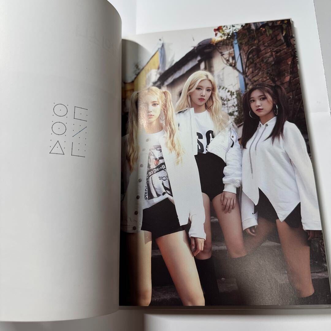 LOONA odd eye circle Max & Match First Press LIMITED EDITION LOONA odd eye circle Max & Match First Press LIMITED EDITION